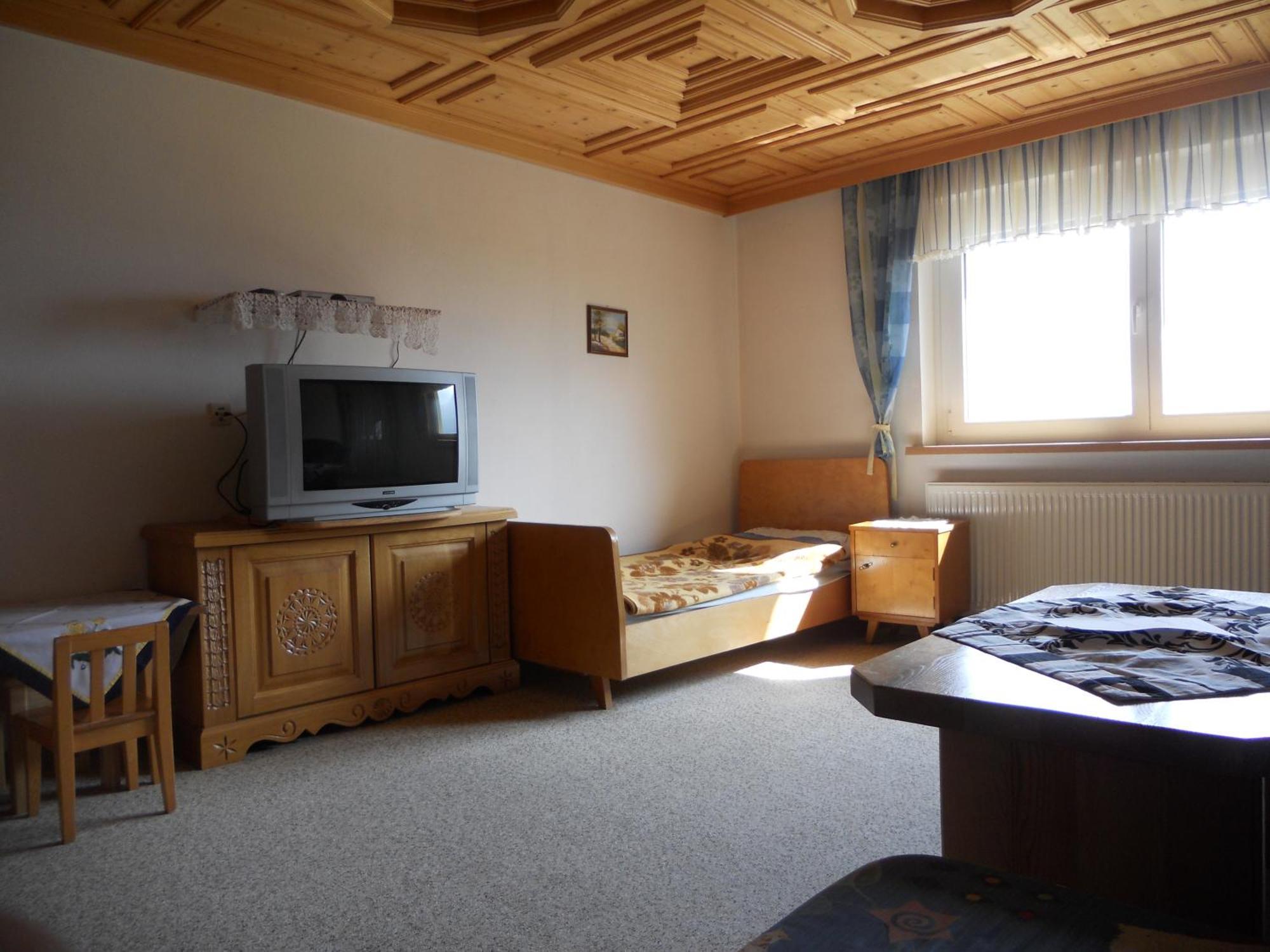 Ferienwohnungen/Holiday Apartments Lederer Reisach エクステリア 写真