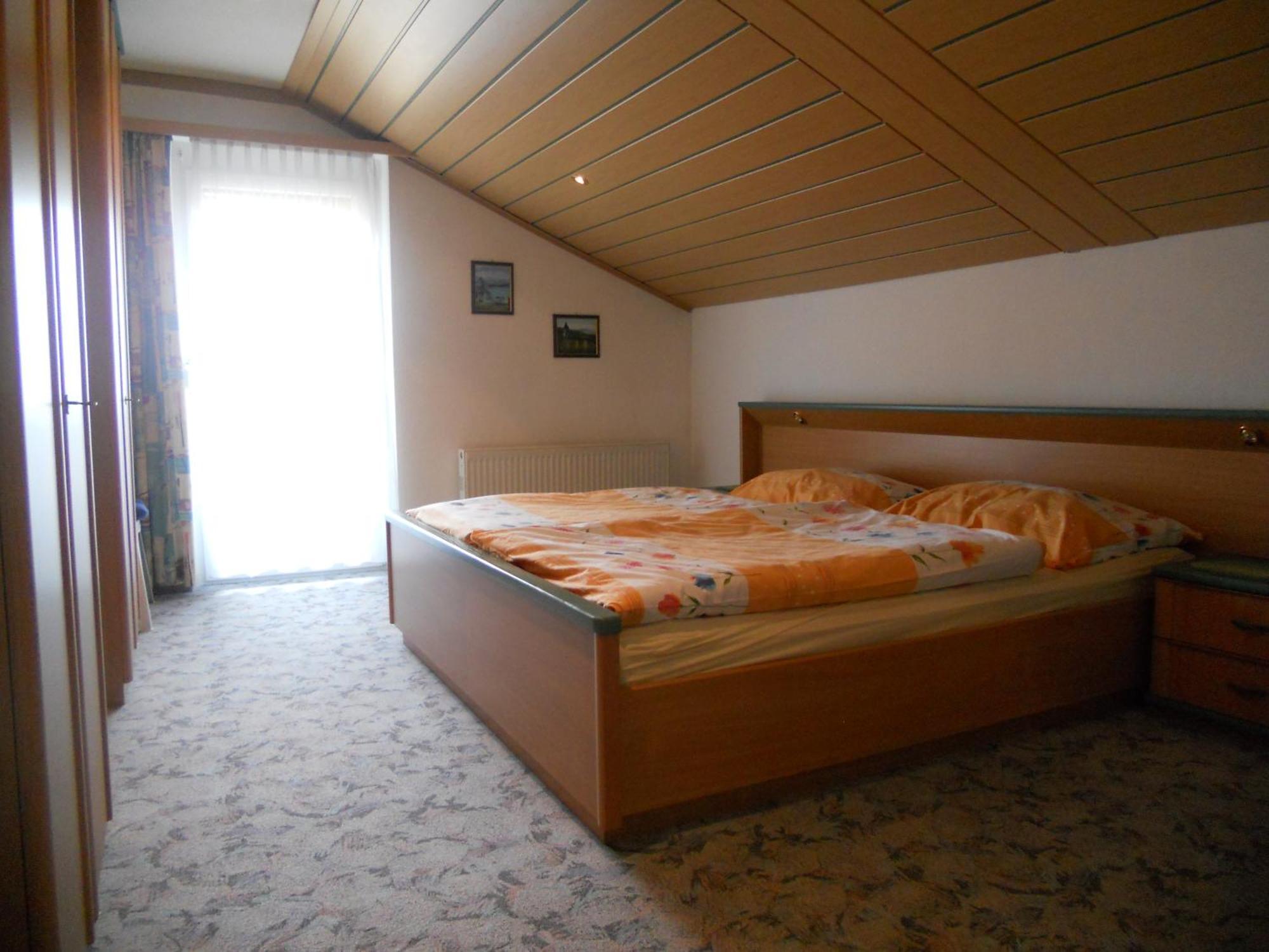 Ferienwohnungen/Holiday Apartments Lederer Reisach エクステリア 写真